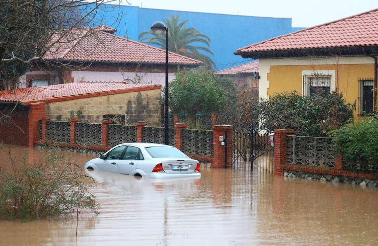 Foto de archivo de inundaciones en Torrelavega - (C) Foto: David Laguillo/CANTABRIA DIARIO-ESTORRELAVEGA