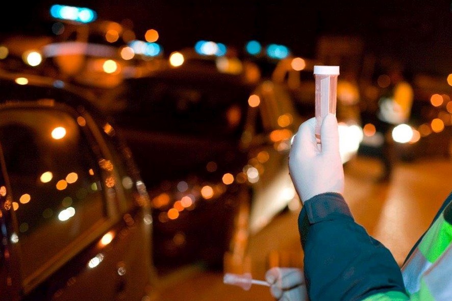 La Guardia Civil realizará más de 2.000 pruebas de alcohol y drogas hasta el domingo en Cantabria