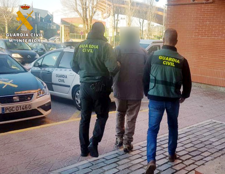 La Guardia Civil detiene por tentativa de homicidio al presunto autor del incendio de un local de Santoña en octubre