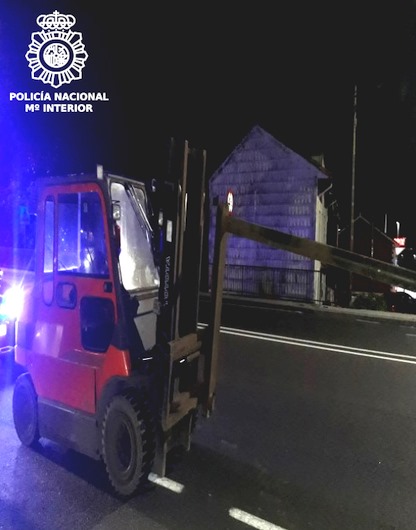Detenido un joven por robar y conducir un transportador de palés bajo los efectos de las drogas