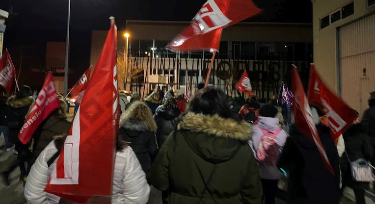 Ruiz Salmón (IU): “mientras Revilla va a FITUR a hablar de las anchoas, las trabajadoras de la conserva están en huelga”