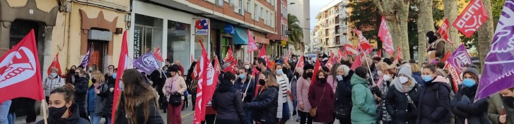 El segundo día de huelga vuelve a cerrar las conserveras de pescado en Cantabria con un respaldo del 95% de sus plantillas