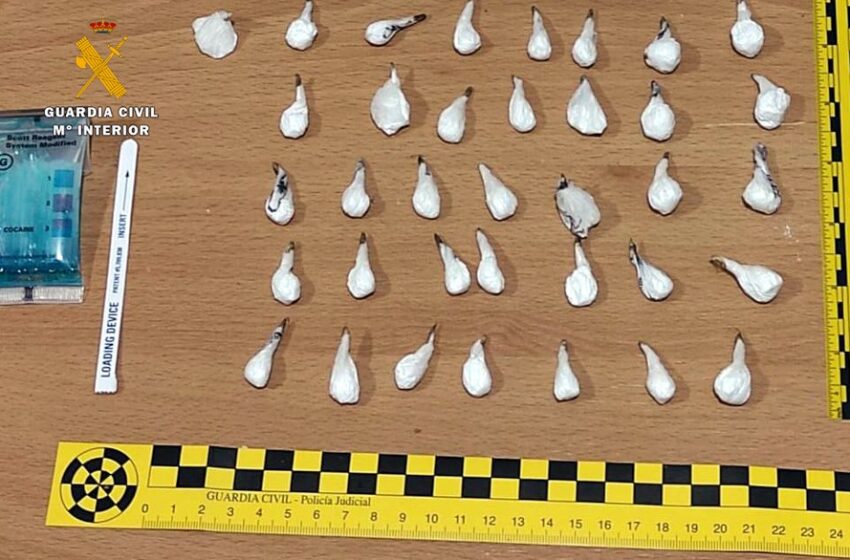 La Guardia Civil desactiva dos puntos de venta de cocaína en Sarón y Unquera