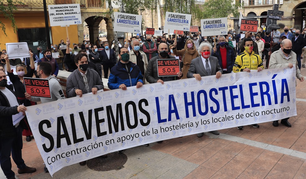 En la imagen una concentración en favor de la hostelería (C) Foto: David Laguillo