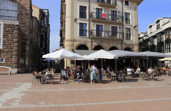 UGT valora el ‘recórd histórico’ de contratos indefinidos en febrero por una reforma laboral que empieza a «cambiar las cosas»