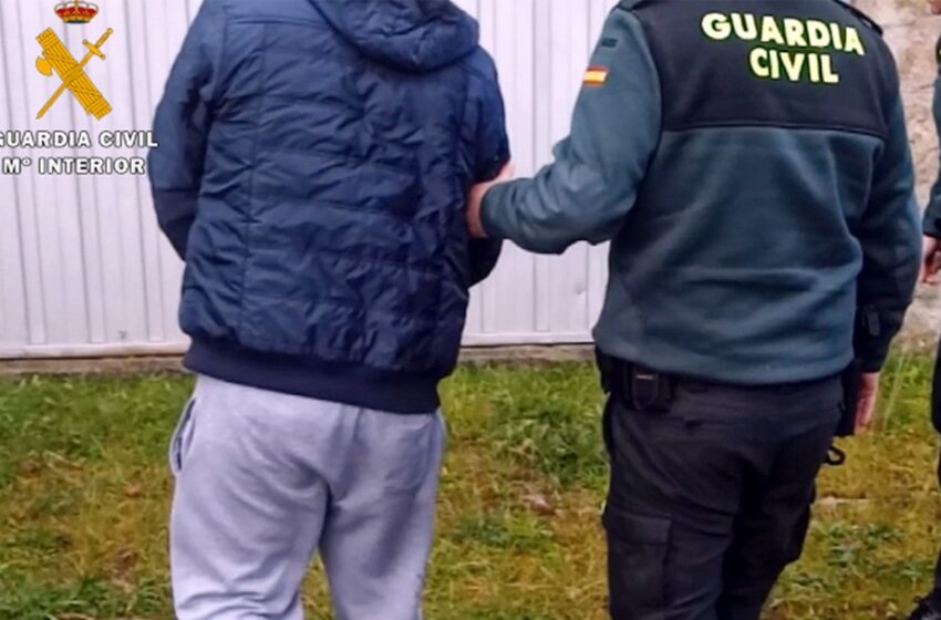 Dos jóvenes detenidos como presuntos autores de sendos delitos de robo con violencia
