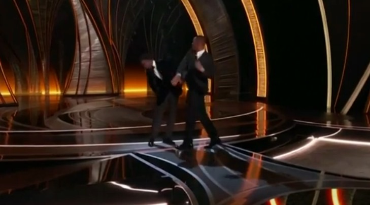  Hollywood veta a Will Smith de su gala durante diez años, pero conserva el Oscar