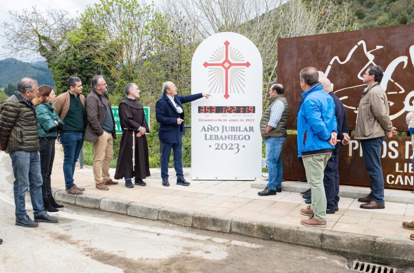 Foto: Raúl Lucio, gobierno de Cantabria / Javier López Marcano enciende en Liébana el reloj de la cuenta atrás