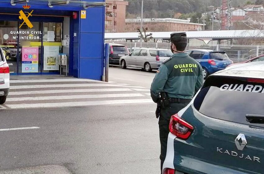  La Guardia Civil detiene a cuatro bilbaínos como presuntos autores de hurtos en supermercados de Castro Urdiales