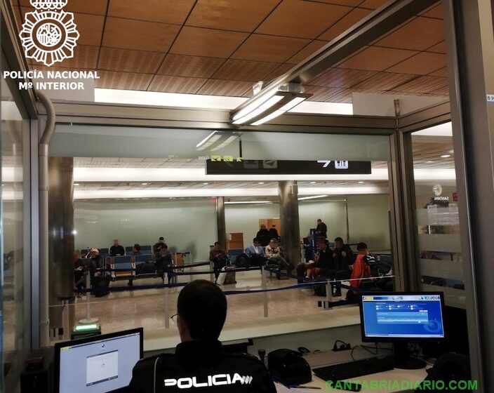 La Policía Nacional detiene en Cantabria a dos mujeres autoras de varios hurtos en Oviedo