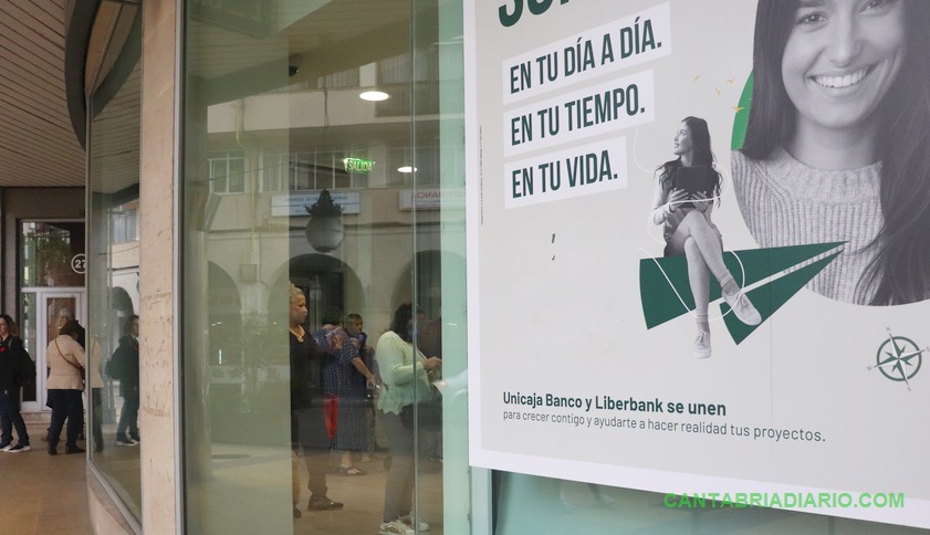  San Vicente de la Barquera insta a UNICAJA a mejorar el “pésimo” servicio del banco en la villa marinera