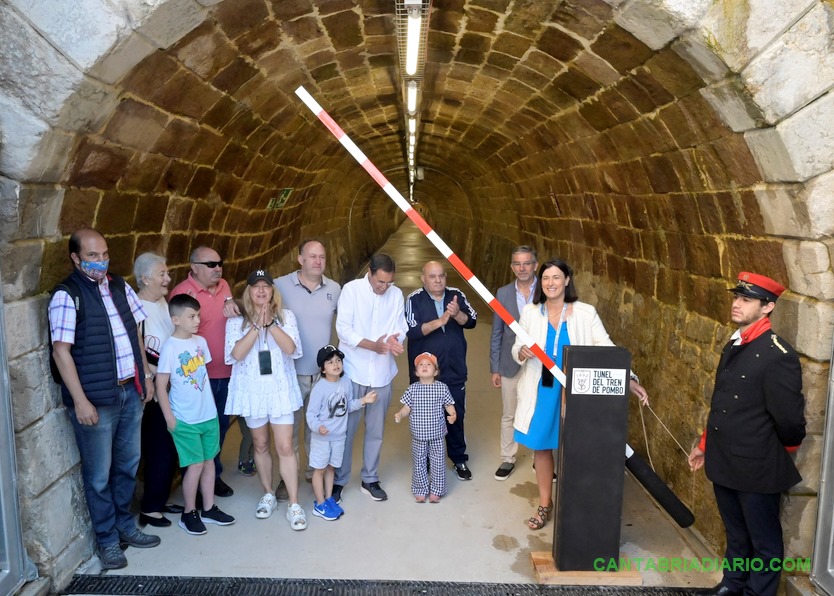 La alcaldesa de Santander Gema Igual inaugura el túnel del tren de Pombo