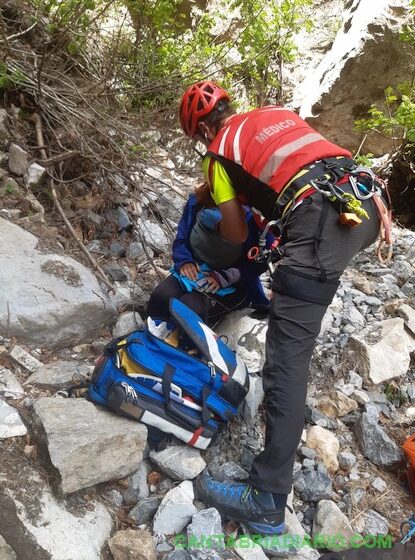  Una montañera sufrió una caída de dos metros en Picos de Europa