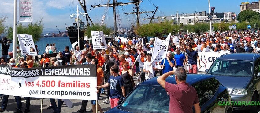 La plantilla de GSW en Cantabria se manifiesta en defensa del mantenimiento del modelo industrial del Grupo Celsa