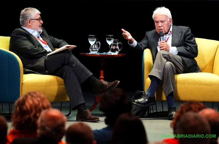 Felipe González, en la UIMP: «me parece bien incrementar el gasto en defensa»