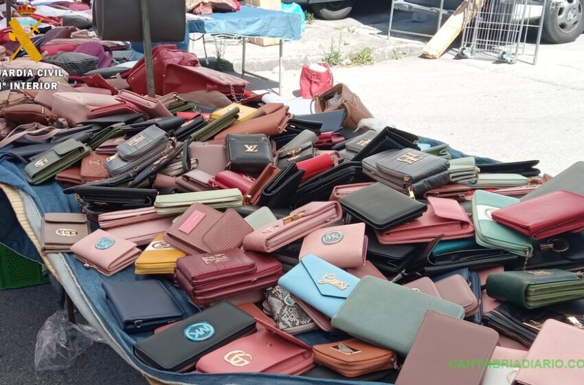 La Guardia Civil interviene en los mercadillos de Santoña y Oriñón casi 600 artículos falsificados