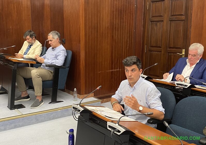 El PSOE pide al PP que permita desplegar la bandera gitana en el día de las víctimas del holocausto