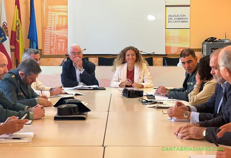 Cantabria dispondrá de 46 quitanieves y 16.110 toneladas de fundentes para mantener limpias las carreteras durante los temporales de nieve
