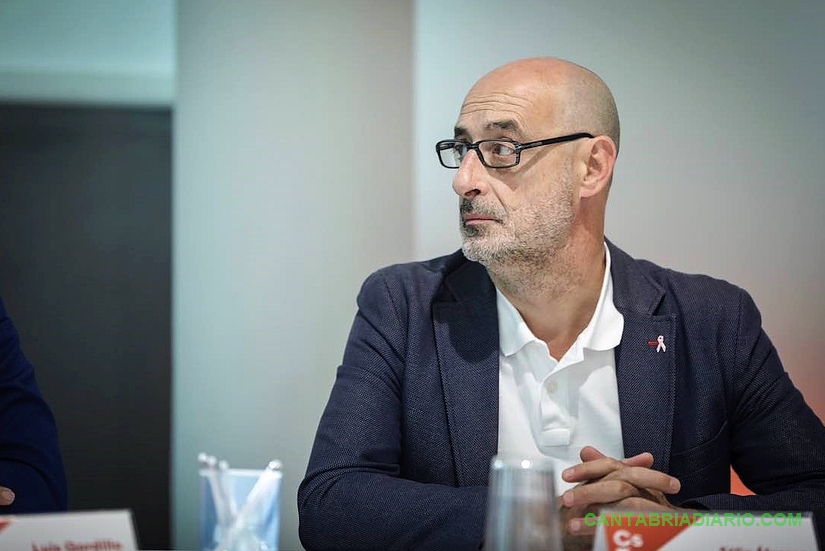 Álvarez: “1.500 parados más en Cantabria en verano y 5.400 personas menos de población activa, la tormenta perfecta para el desastre laboral”