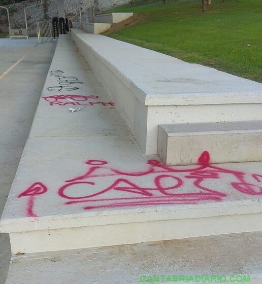 Bezana continúa su lucha contra las pintadas vandálicas