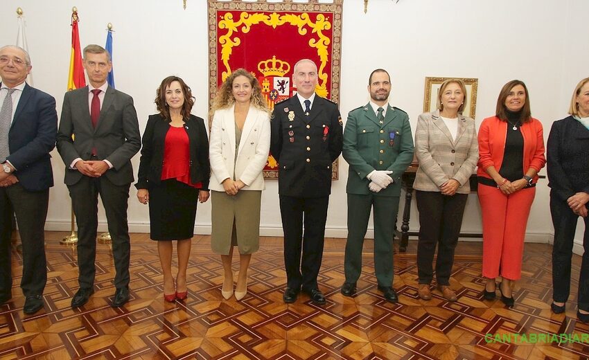 Quiñones destaca el papel de quienes «dan lo mejor de sí mismos para garantizar la seguridad de la ciudadanía»