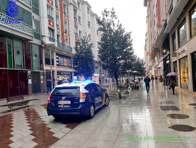 La Policía Nacional recuerda las pautas para evitar fraudes y estafas durante las compras online en el Black Friday