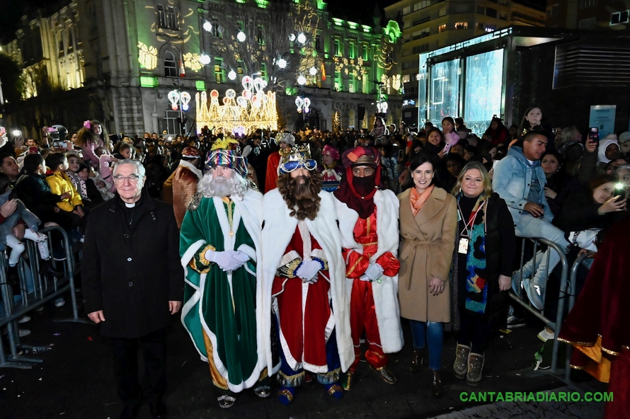 Los Reyes Magos inundan Cantabria de ilusión - En la imagen la Cabalgata de Santander