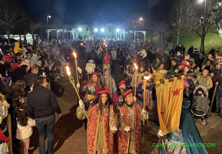 Los Reyes Magos inundan Cantabria de ilusión - En la imagen la Cabalgata de Astillero