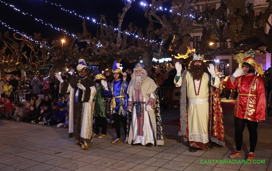 Los Reyes Magos inundan Cantabria de ilusión - En la imagen la Cabalgata de San Vicente de la Barquera