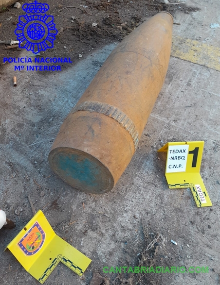 La Policía Nacional retira un artefacto explosivo en Santander y diversa munición en Torrelavega