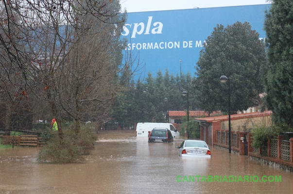 Foto de archivo de inundaciones en Torrelavega - (C) Foto: David Laguillo Activados diversos avisos por fenómenos adversos hasta el miércoles