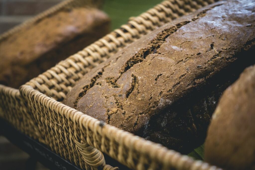 Wholewheat cereal bread