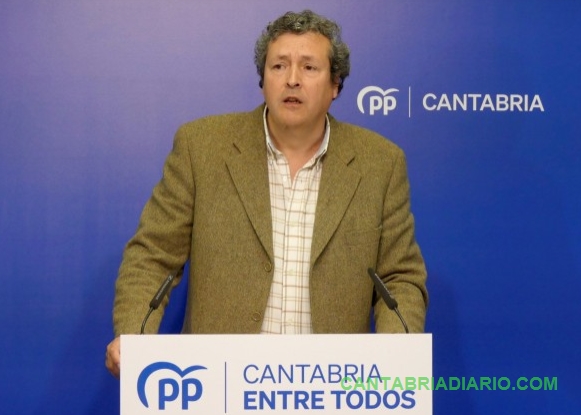 Iñigo Fernández: "El PRC ha dejado correr los plazos para evitar la comparecencia de Jezabel Morán en el Parlamento"