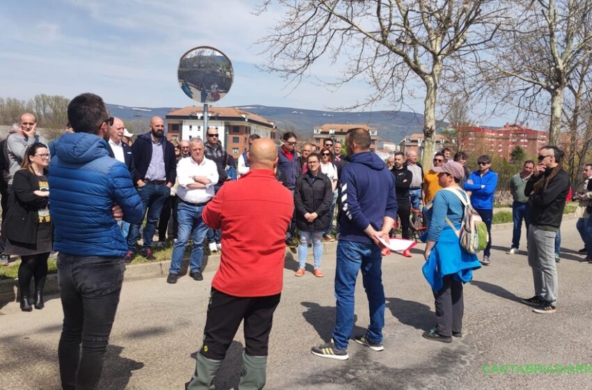 Trabajadores de SIDENOR denuncian la «estrategia de degradación» de la fábrica de Reinosa