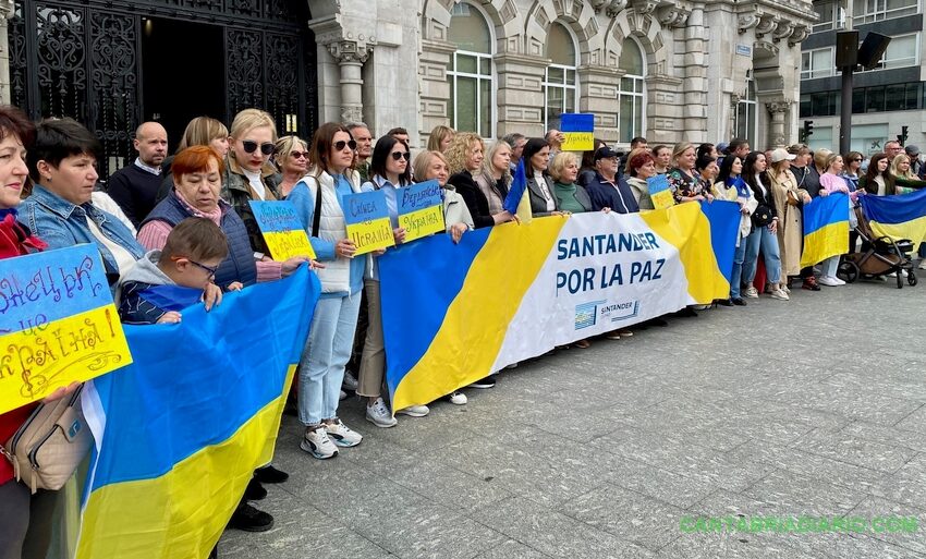 Santander acoge un minuto de silencio por la paz en Ucrania