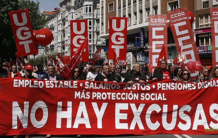 En la imagen de archivo una manifestación del 1 de mayo de CCOO y UGT en Santander - (C) Foto: David Laguillo