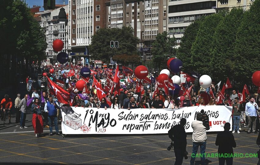  Miles de personas secundan la manifestación del 1 de Mayo de UGT y CCOO en Santander