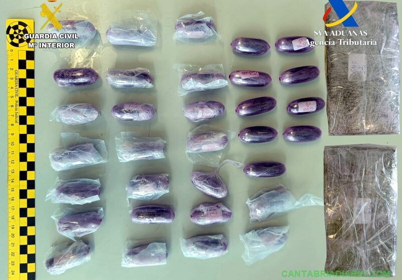 Detenido al intentar embarcar en un Ferry con bellotas y tabletas de hachís