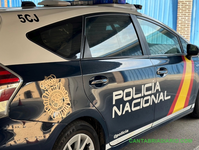 La Policía Nacional detiene a un varón por un delito contra la seguridad vial, daños y delito contra la salud pública