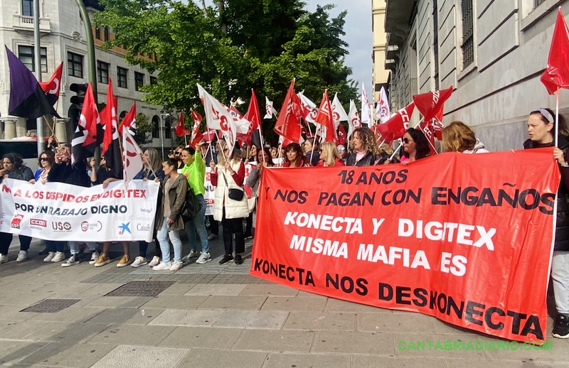 La plantilla de Digitex sigue sus movilizaciones tras recibir las cartas de traslado