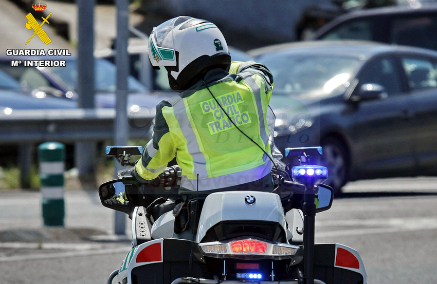 La Guardia Civil investiga a un varón por conducción temeraria en Requejada