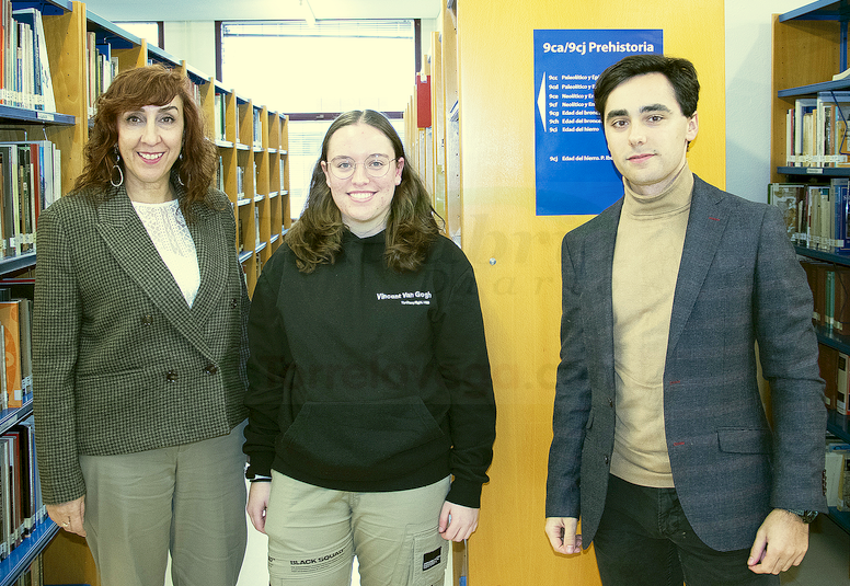El Consejo Social de la Universidad de Cantabria falla sus Premios Literarios de 2023 - Esther García-Lago Velarde, Emma Rojas Gutiérrez y Miguel Ángel García Saro.