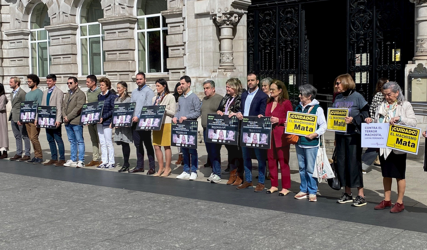 Santander guarda un minuto de silencio por la mujer asesinada en Tarragona
