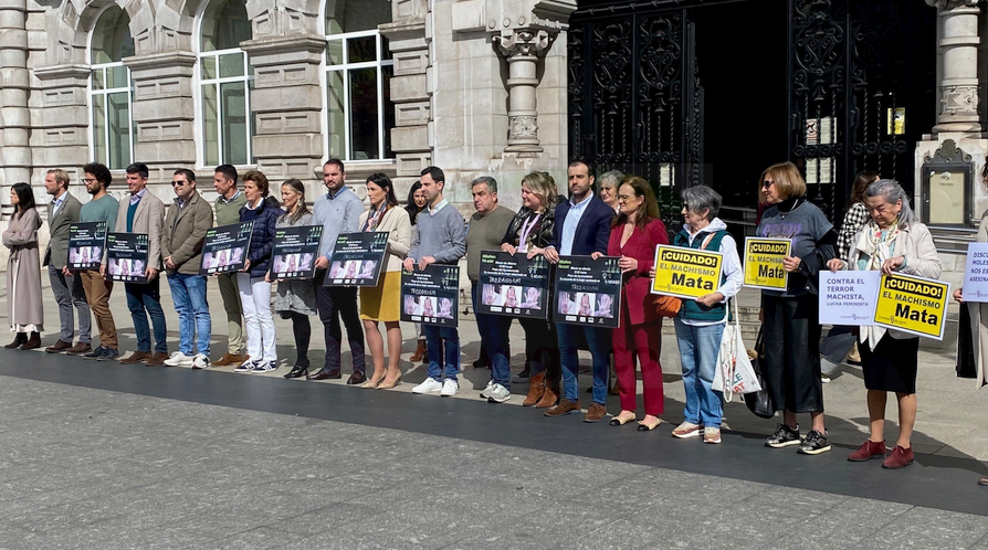 Santander guarda un minuto de silencio por la mujer asesinada en Tarragona
