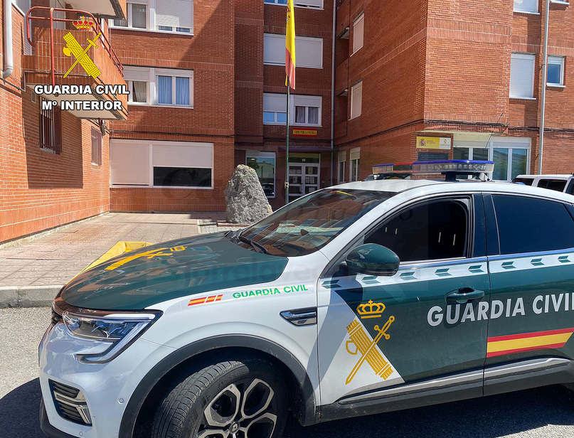 Detenido por la Guardia Civil tras robar en un bar de Cicero y huir en un vehículo robado - En la imagen el puesto de la Guardia Civil en Santoña