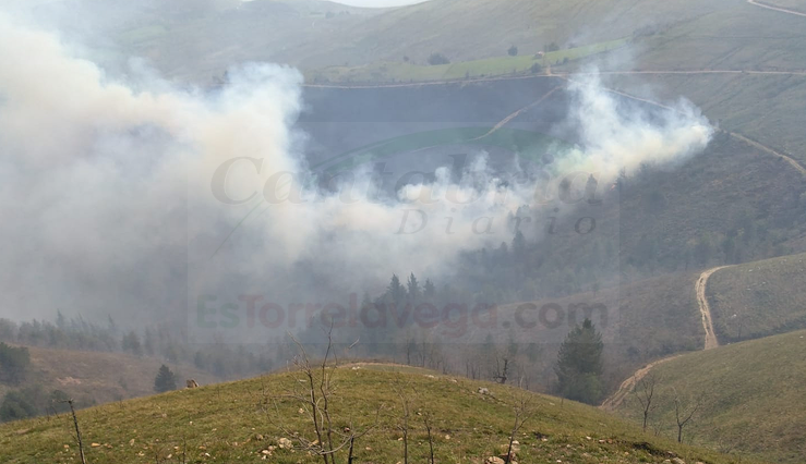 Diecisiete incendios forestales activos en Cantabria - Fotos: 112 Cantabria