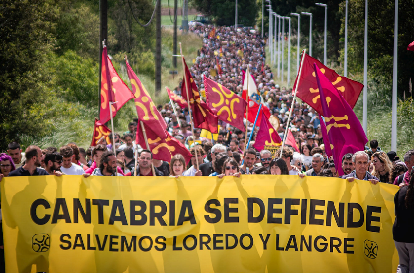 Miles de personas se manifiestan contra la masificación turística