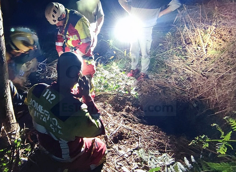 Rescatado un hombre caído en una torca de unos ocho metros en Solórzano