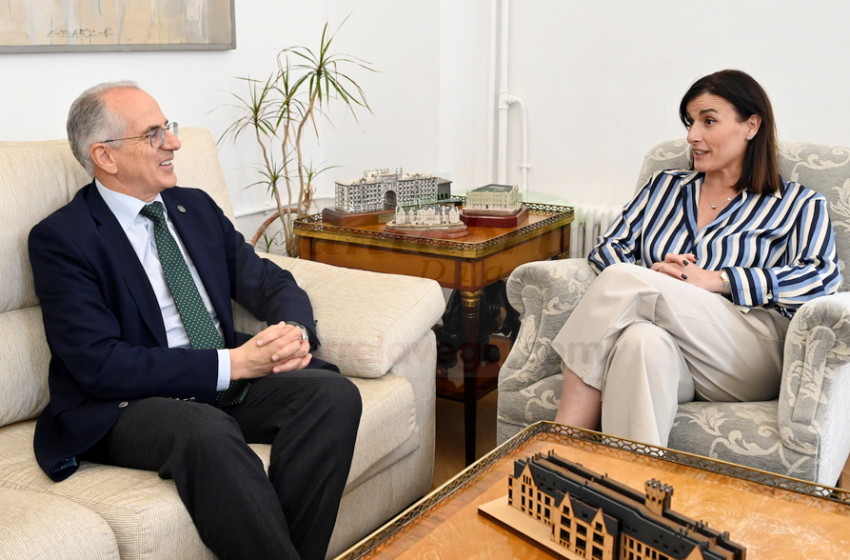 Gema Igual agradece la labor del Centro de Estudios Montañeses por preservar la historia de la ciudad
