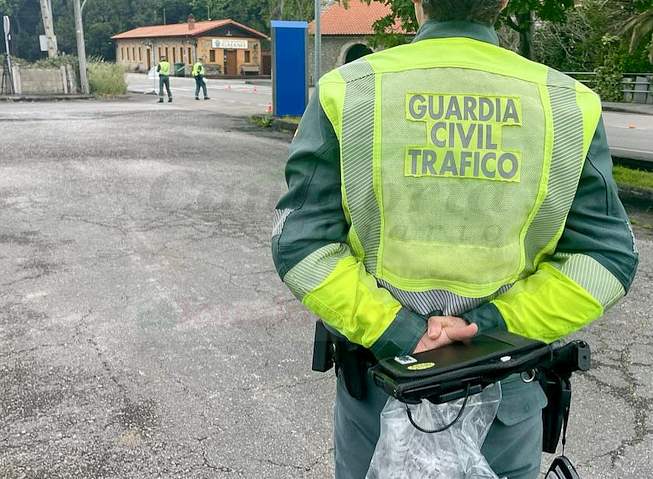 Campaña Especial de la DGT con controles de alcohol y drogas en conductores